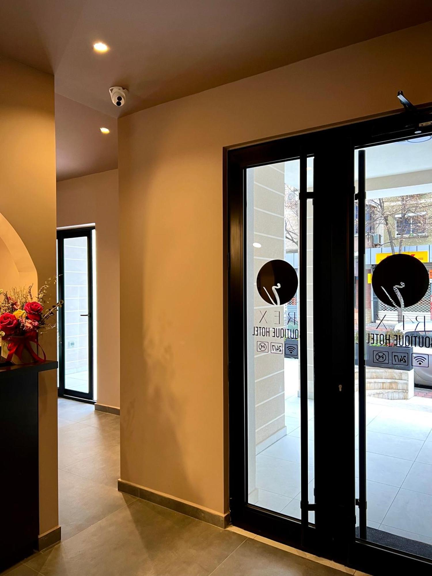 Rex Hotel Boutique 티라나 외부 사진