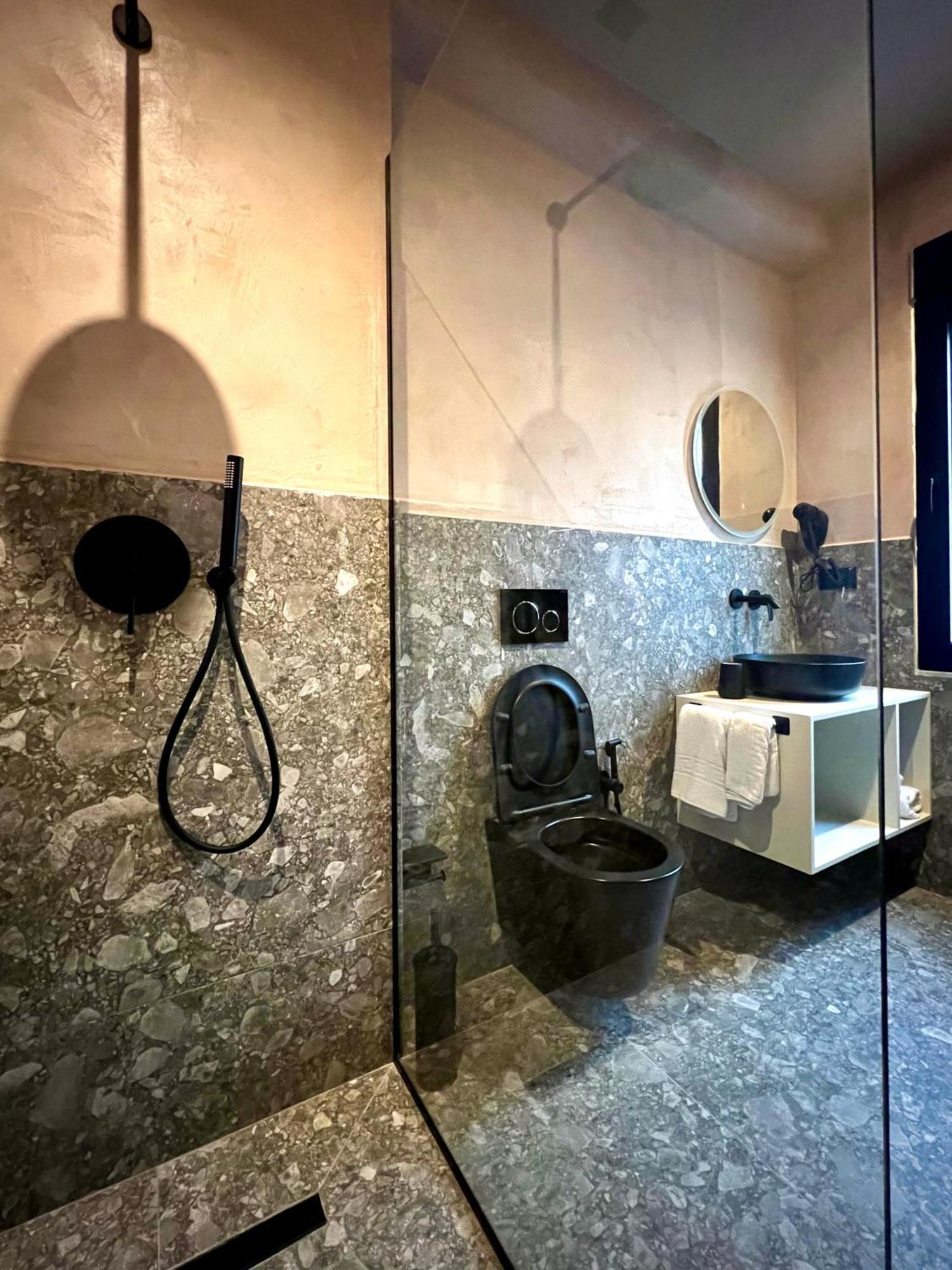 Rex Hotel Boutique 티라나 외부 사진