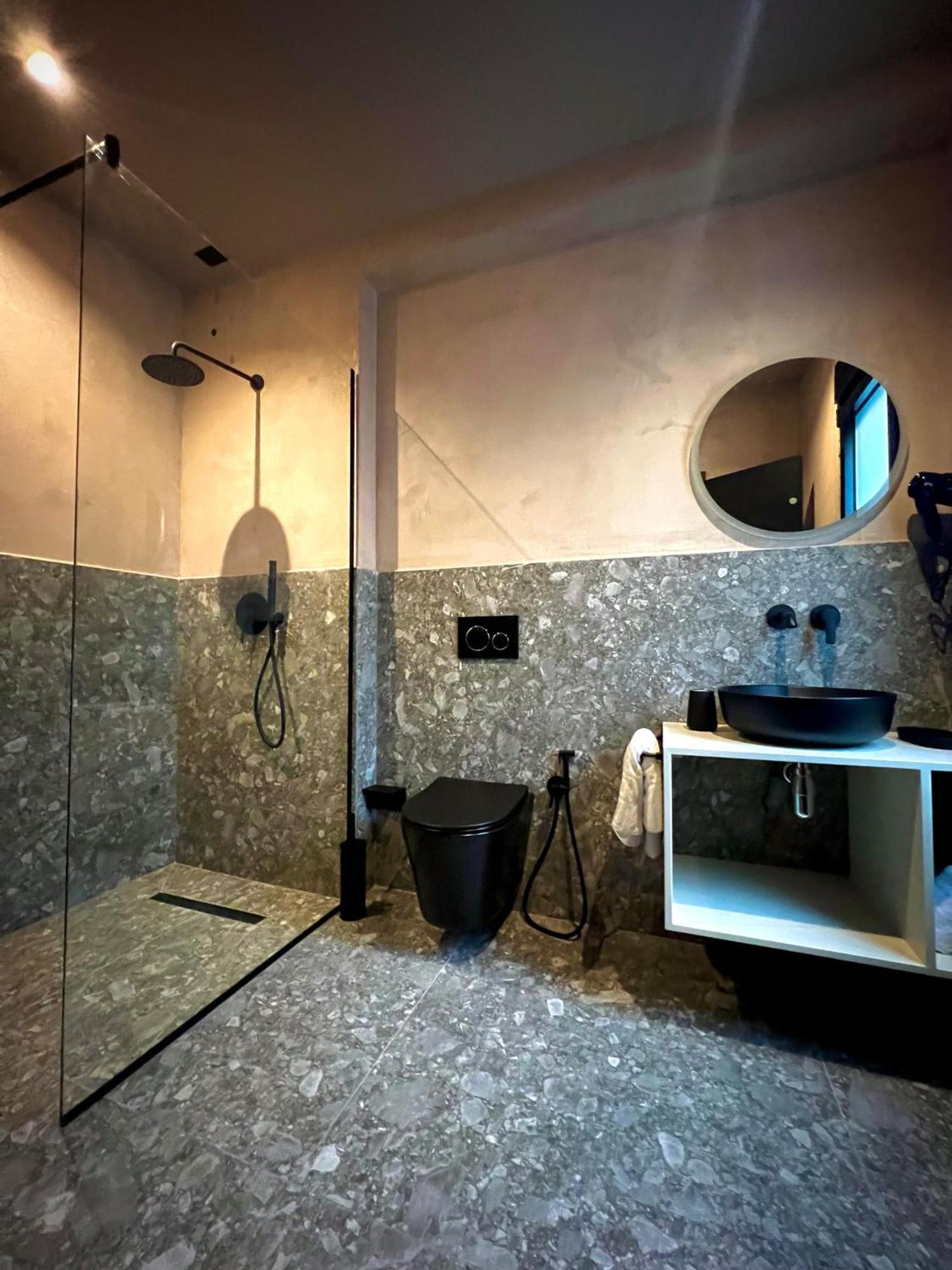 Rex Hotel Boutique 티라나 외부 사진